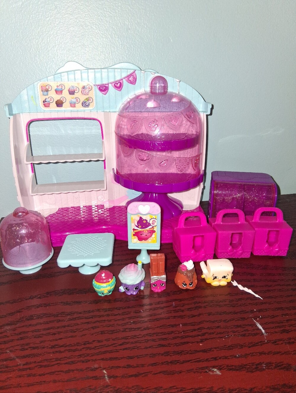 Shopkins Cupcake Queen Cafe Playset